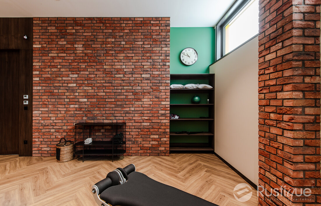 Tehlový obklad Oud Wijn v interiéri fitnesscentra od Rustique.sk