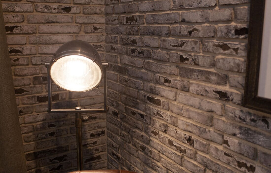 Tehlový obklad Rainbow Snowdust 2 v izbách hotelu Loft od Rustique.sk