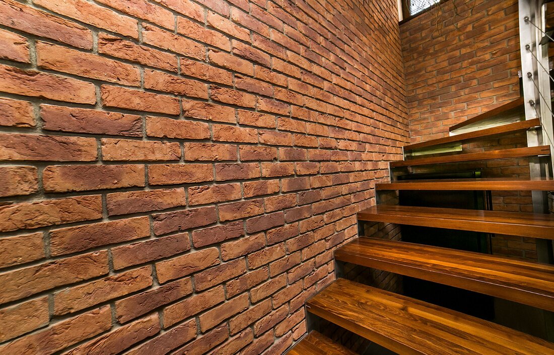 Tehlový obklad Terra cotta v interiéri rodinného domu od Rustique.sk